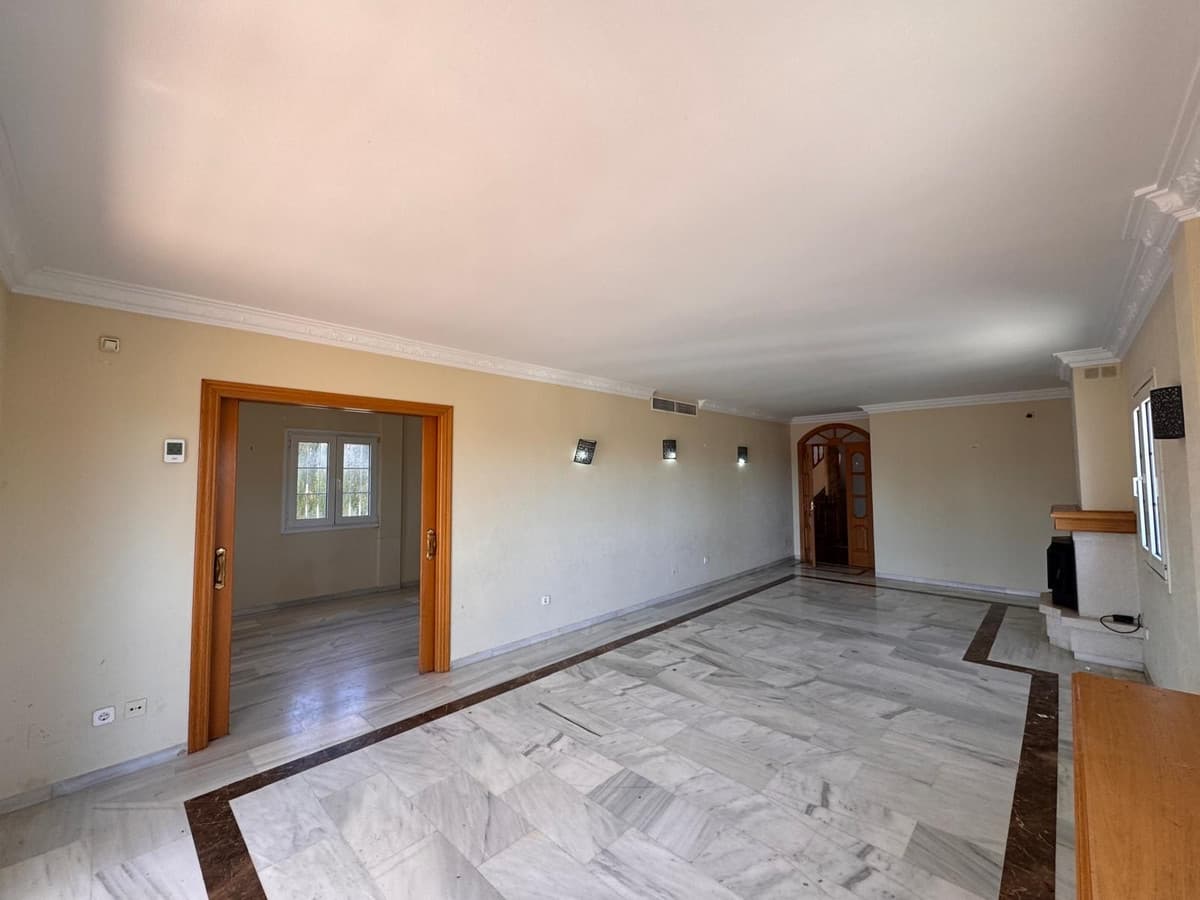 Detached Villa in Estepona — photo 6 of 10