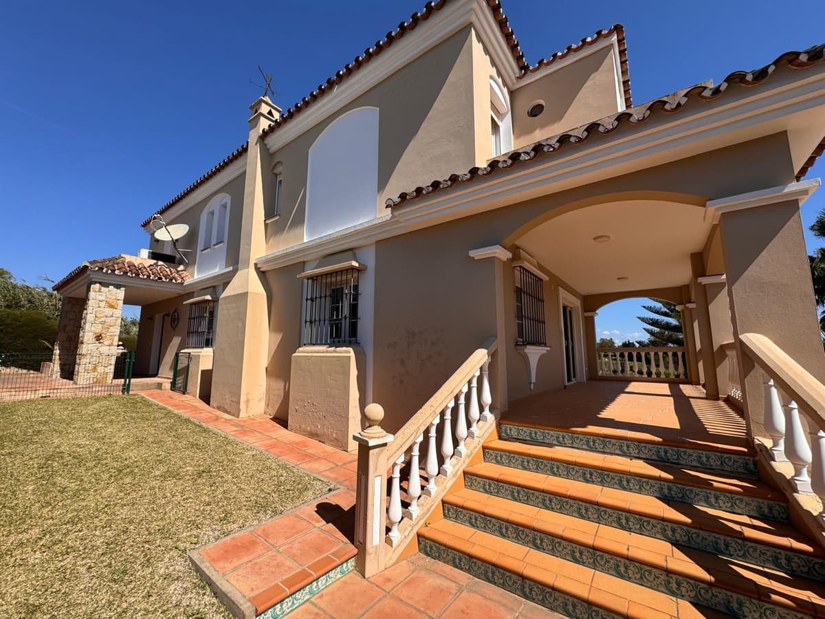 Detached Villa in Estepona — photo 9 of 10
