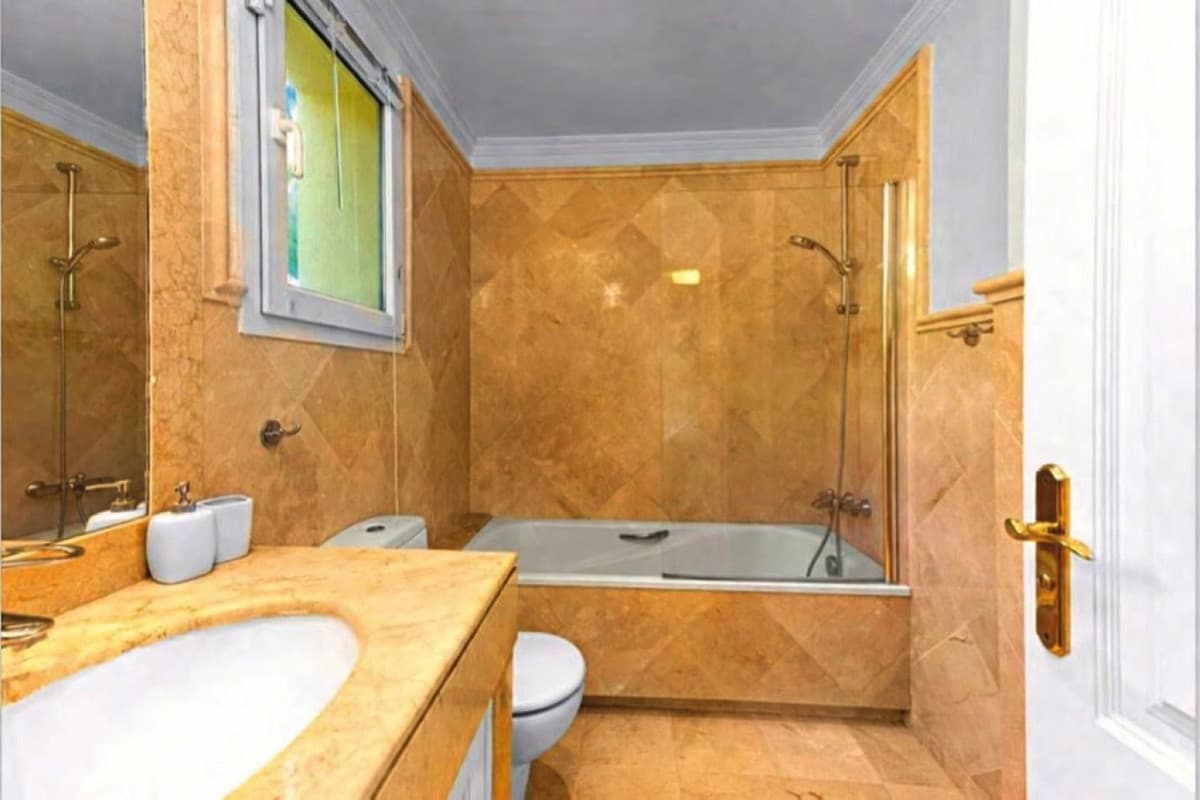 Middle Floor Apartment in Casares Playa — photo 4 of 10