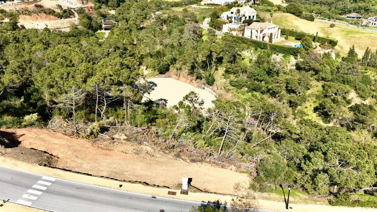 Residential Plot in Benahavís — photo 9 of 10