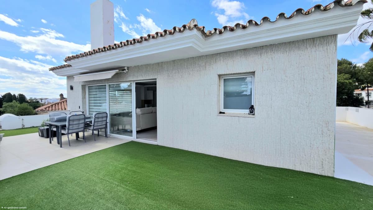 Detached Villa in Riviera del Sol — photo 1 of 10