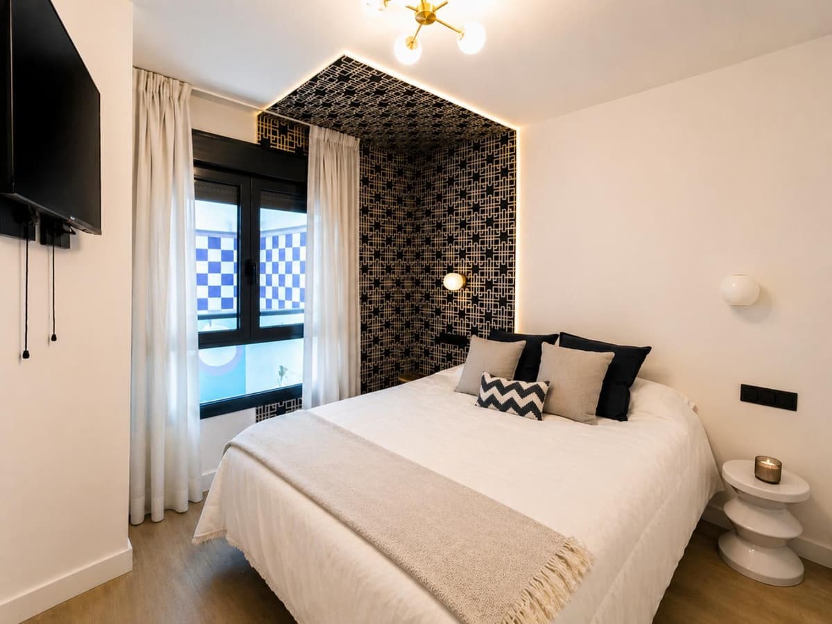 Middle Floor Apartment in Málaga Centro — photo 9 of 10