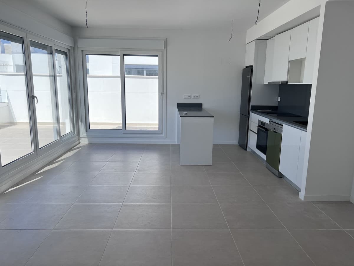 Top Floor Apartment in Bel Air — photo 5 of 10
