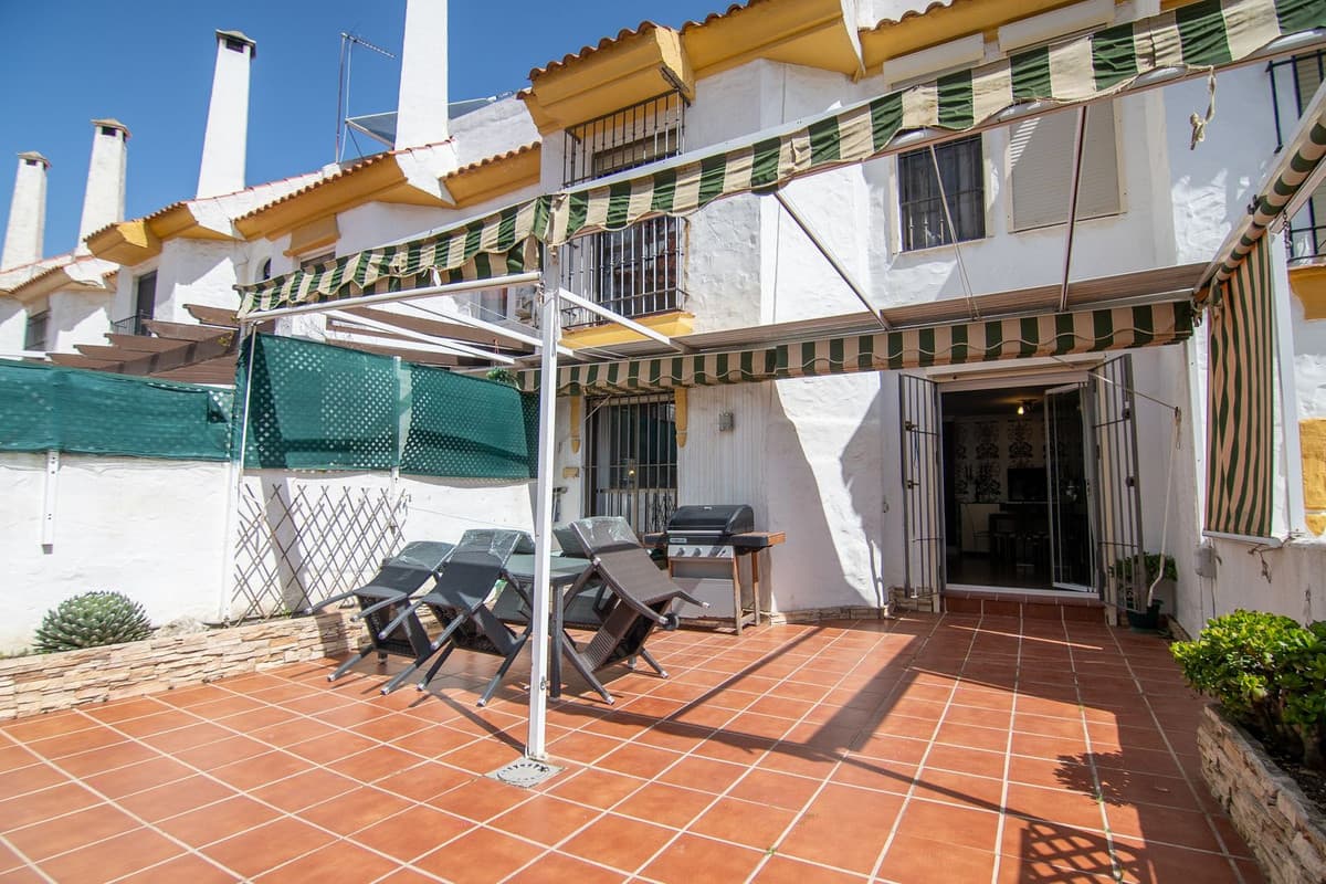Townhouse in Estepona — photo 2 of 10