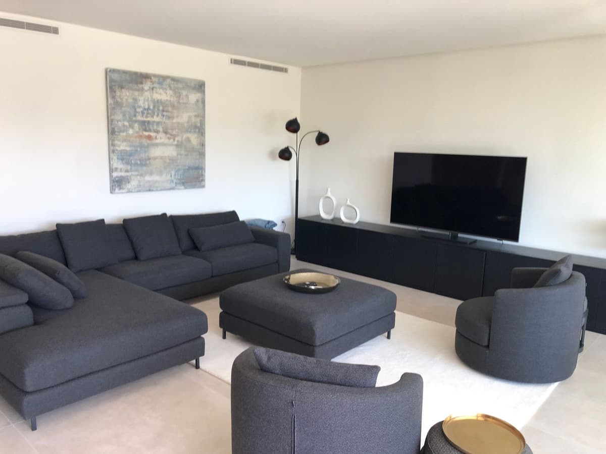 Middle Floor Apartment in Sotogrande — photo 4 of 10