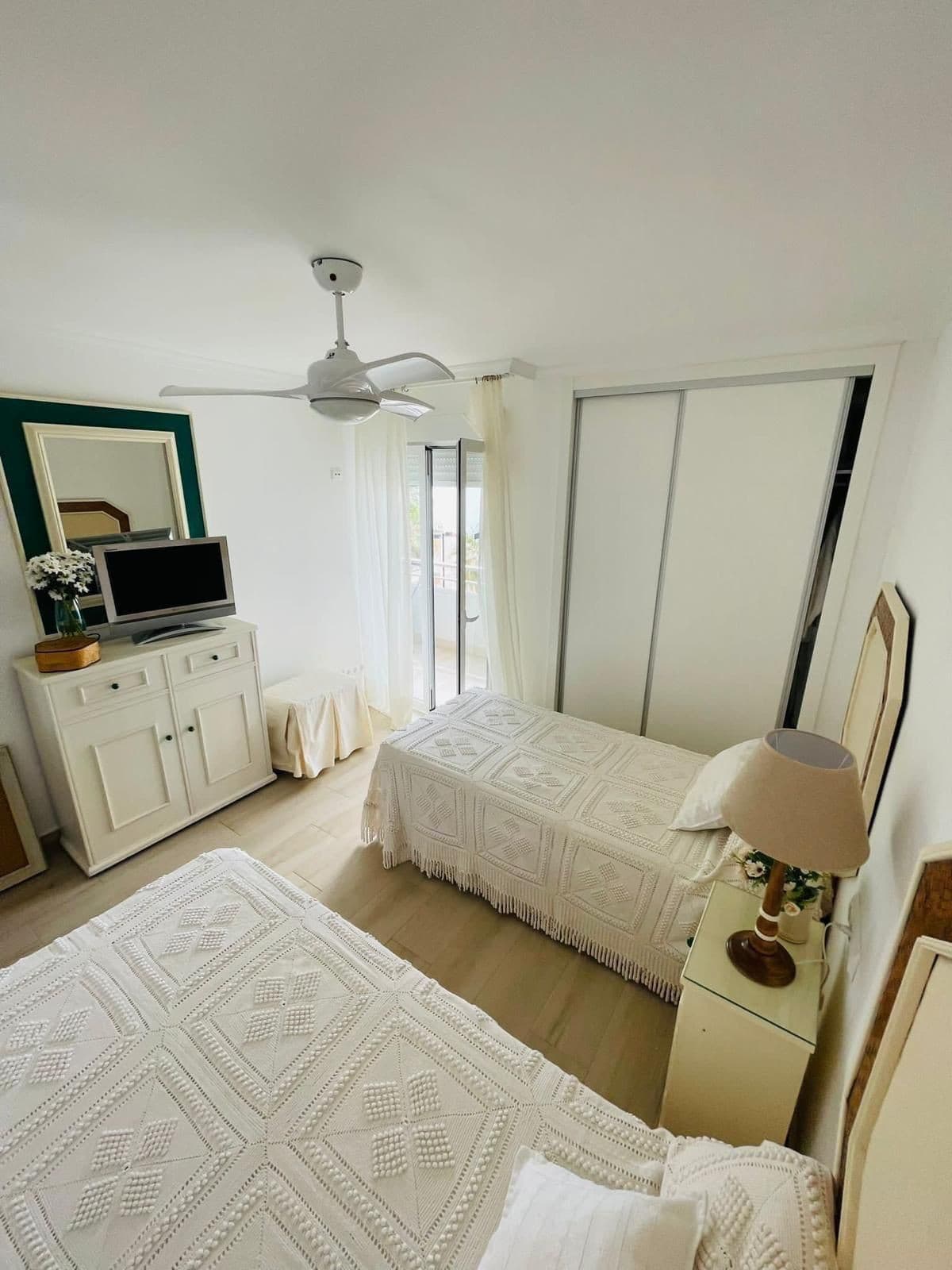 Middle Floor Apartment in Fuengirola — photo 9 of 10