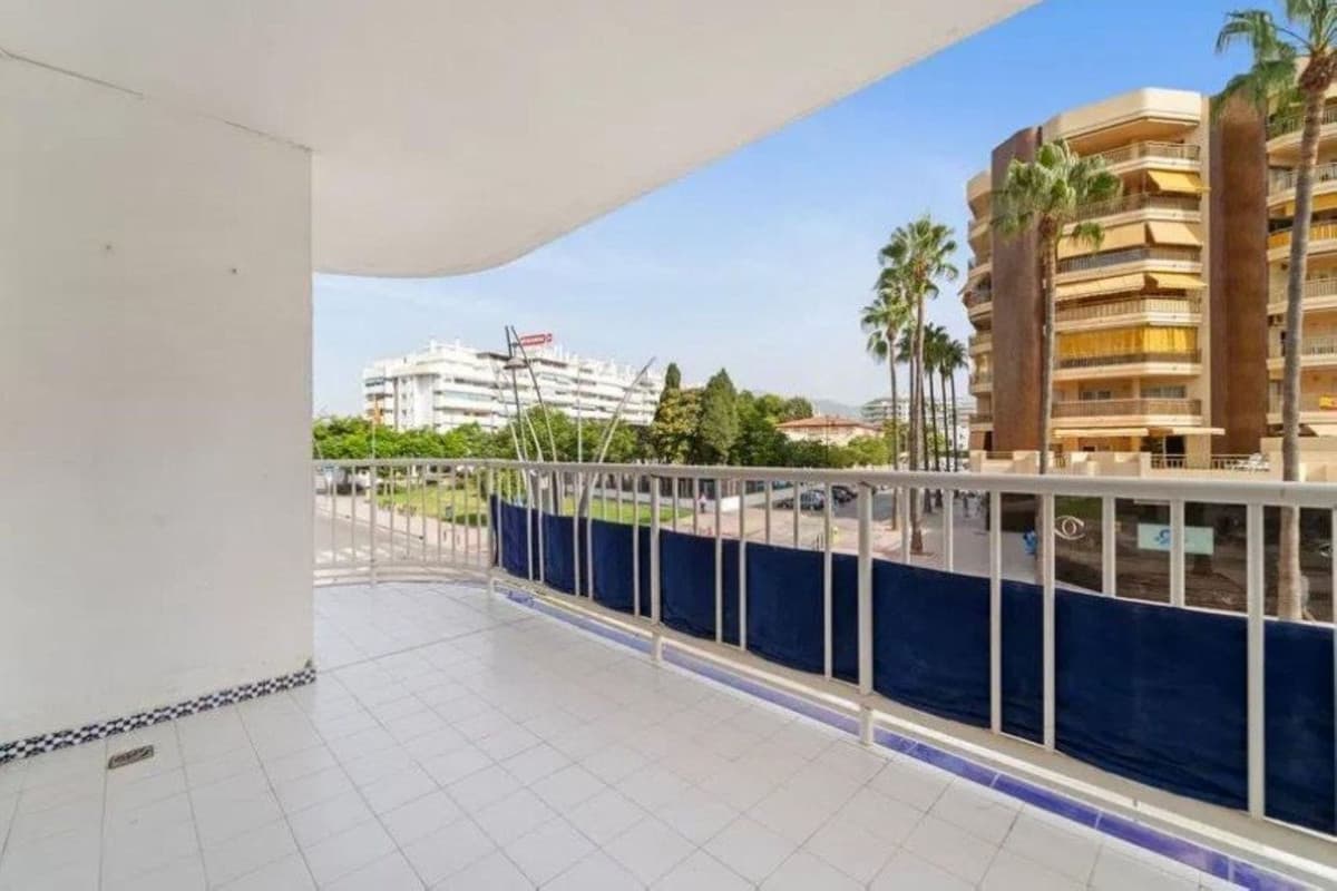 Middle Floor Apartment in Fuengirola — photo 1 of 10