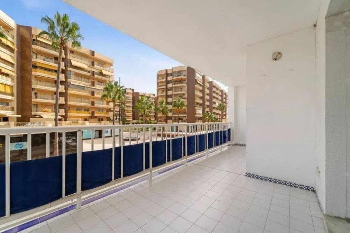 Middle Floor Apartment in Fuengirola — photo 4 of 10