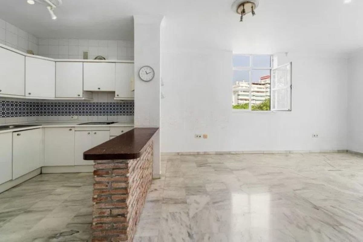 Middle Floor Apartment in Fuengirola — photo 6 of 10