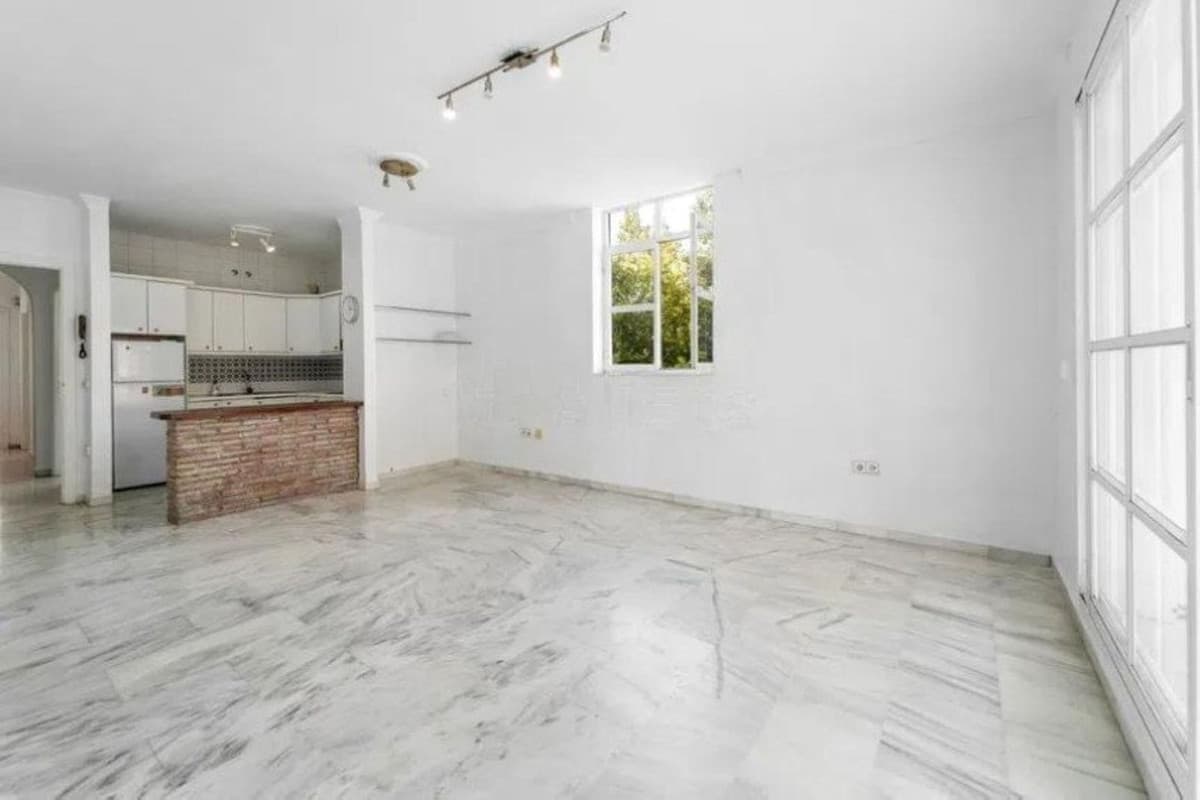 Middle Floor Apartment in Fuengirola — photo 8 of 10