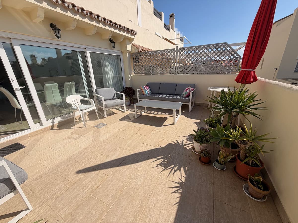 Townhouse in Calahonda — photo 1 of 10