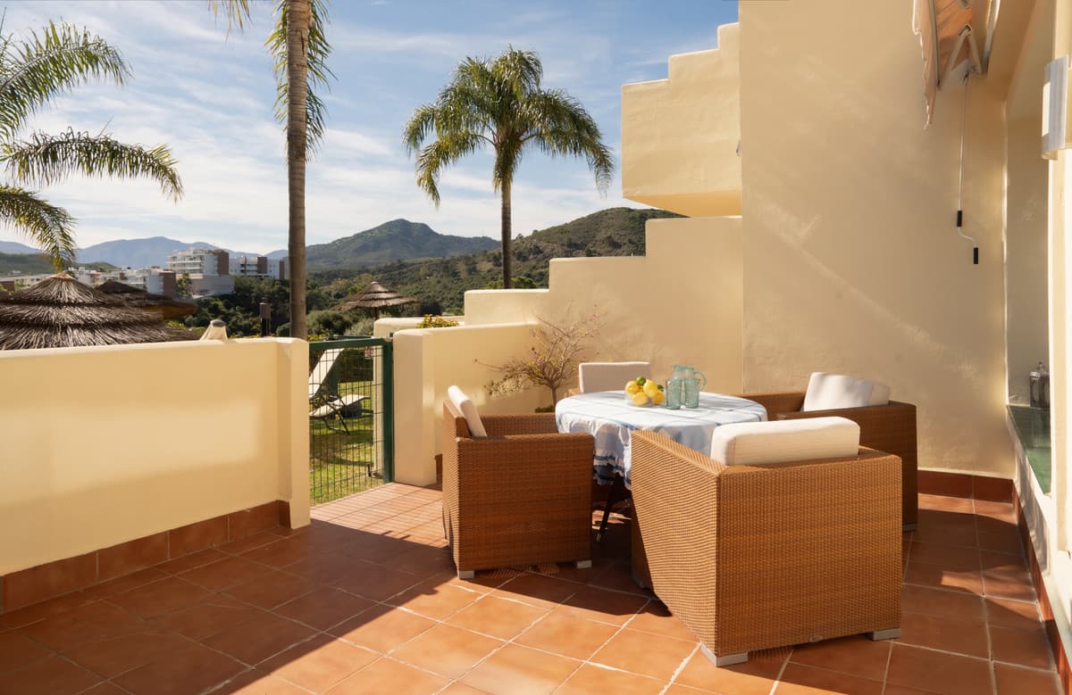 Ground Floor Apartment in Benahavís — photo 2 of 10