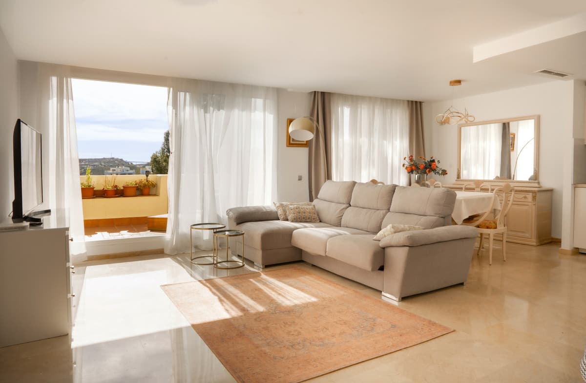 Ground Floor Apartment in Benahavís — photo 9 of 10