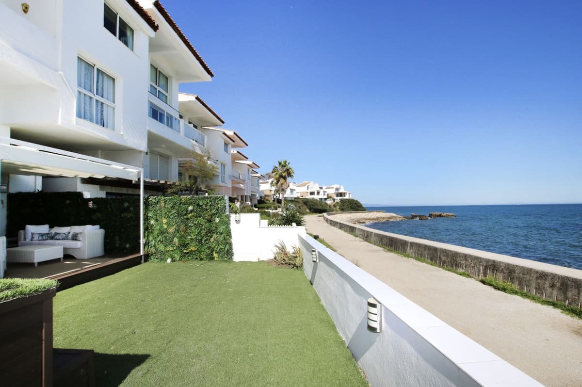Duplex in Estepona — photo 3 of 10