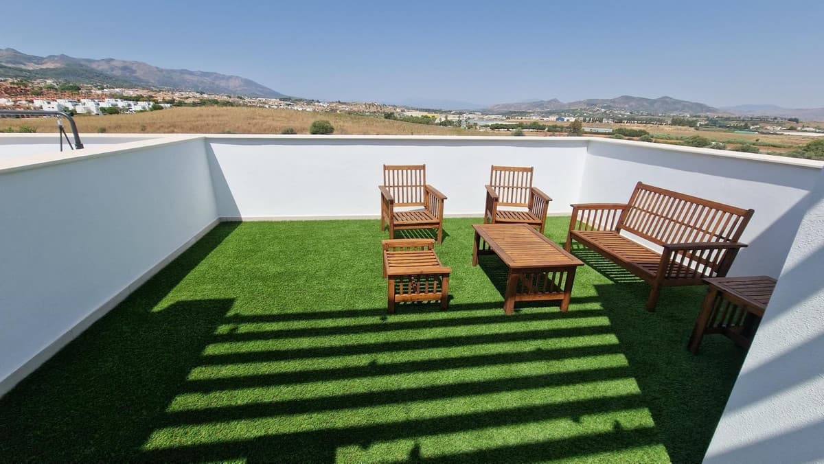 Townhouse in Alhaurín de la Torre — photo 3 of 10