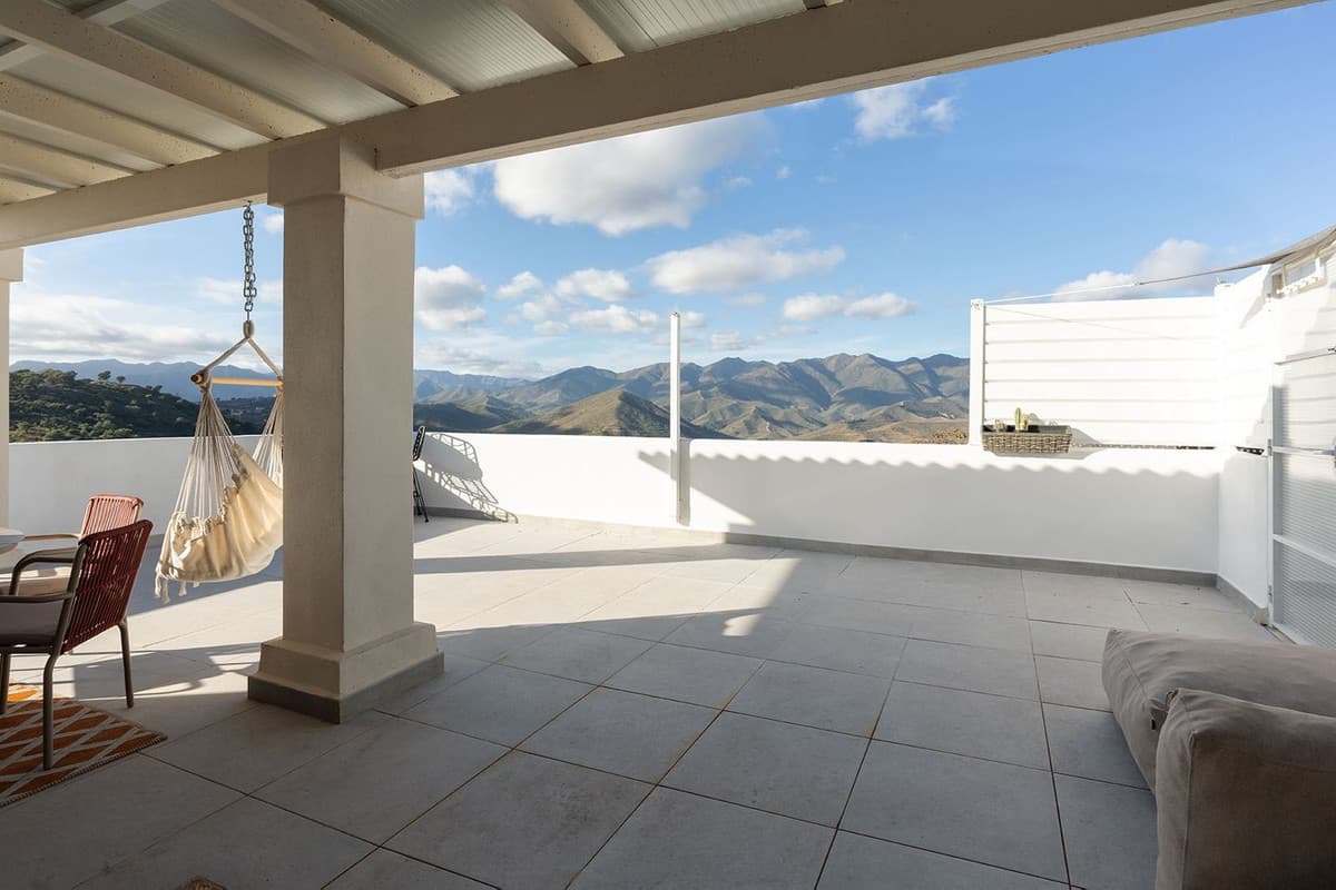 Townhouse in La Mairena — photo 2 of 10