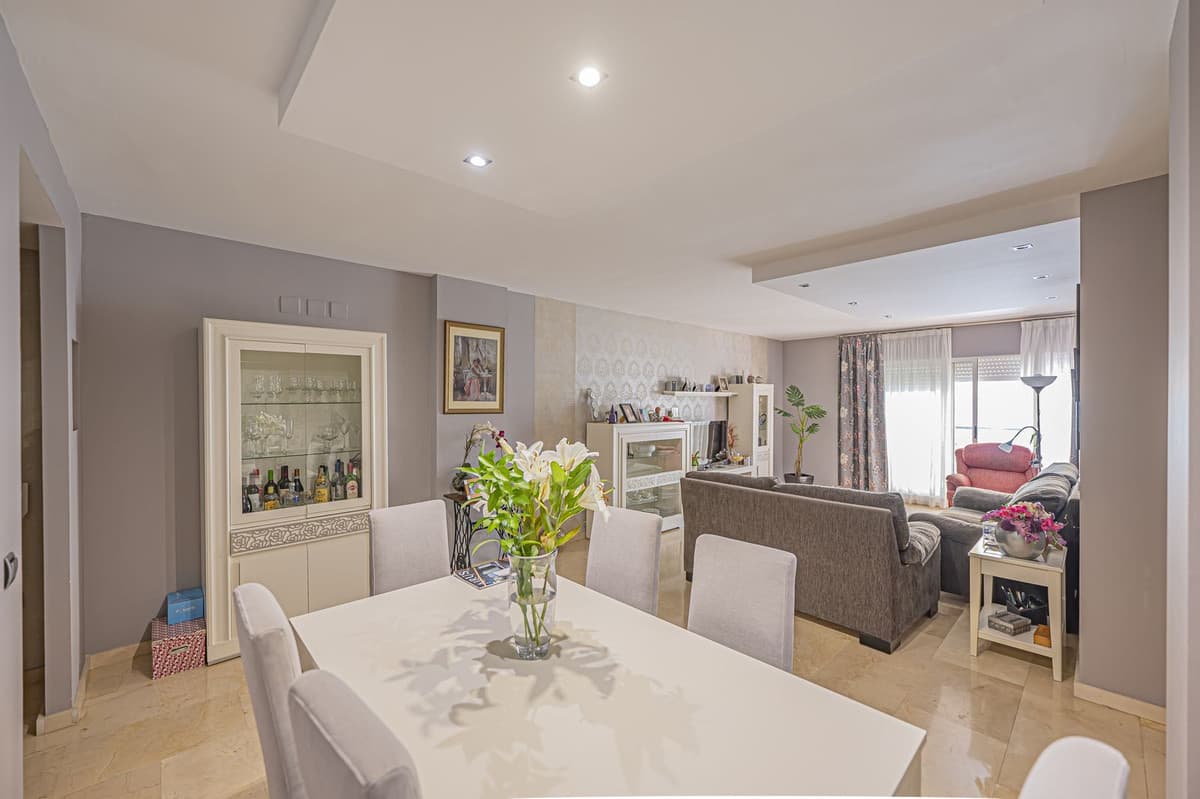 Middle Floor Apartment in Guadalmina Alta — photo 9 of 10