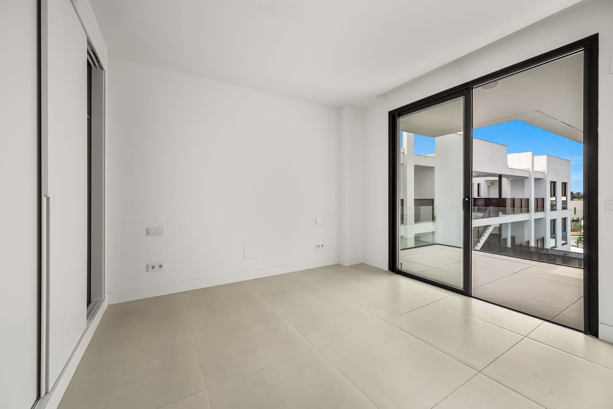 Middle Floor Apartment in Fuengirola — photo 3 of 10