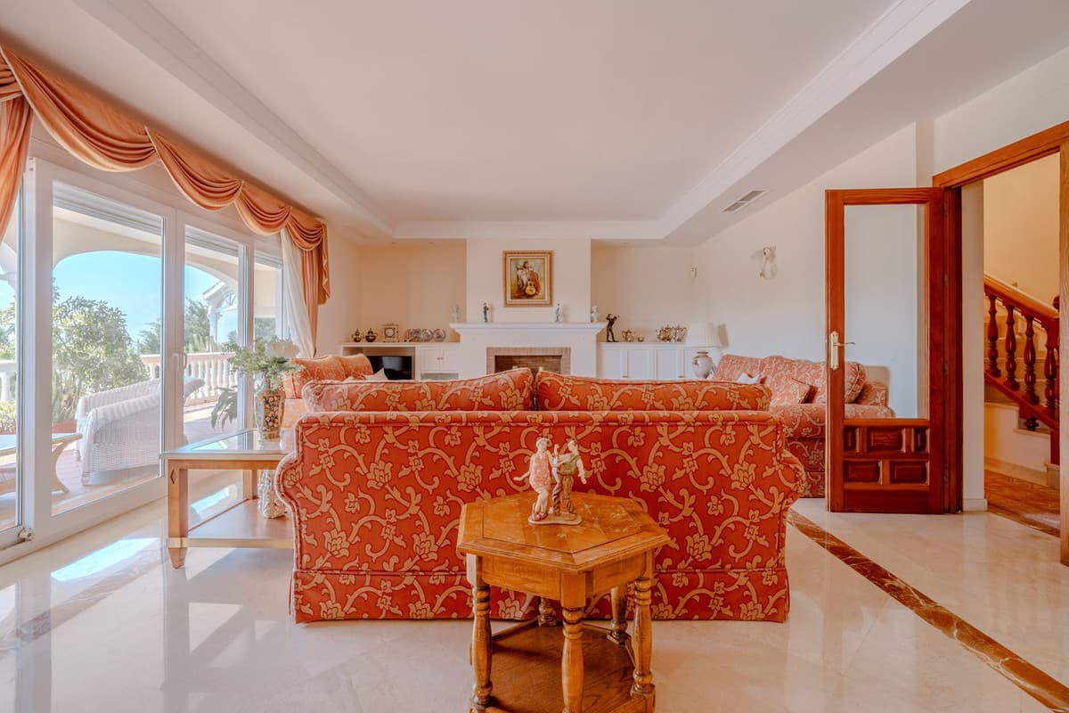 Detached Villa in El Paraiso — photo 7 of 10