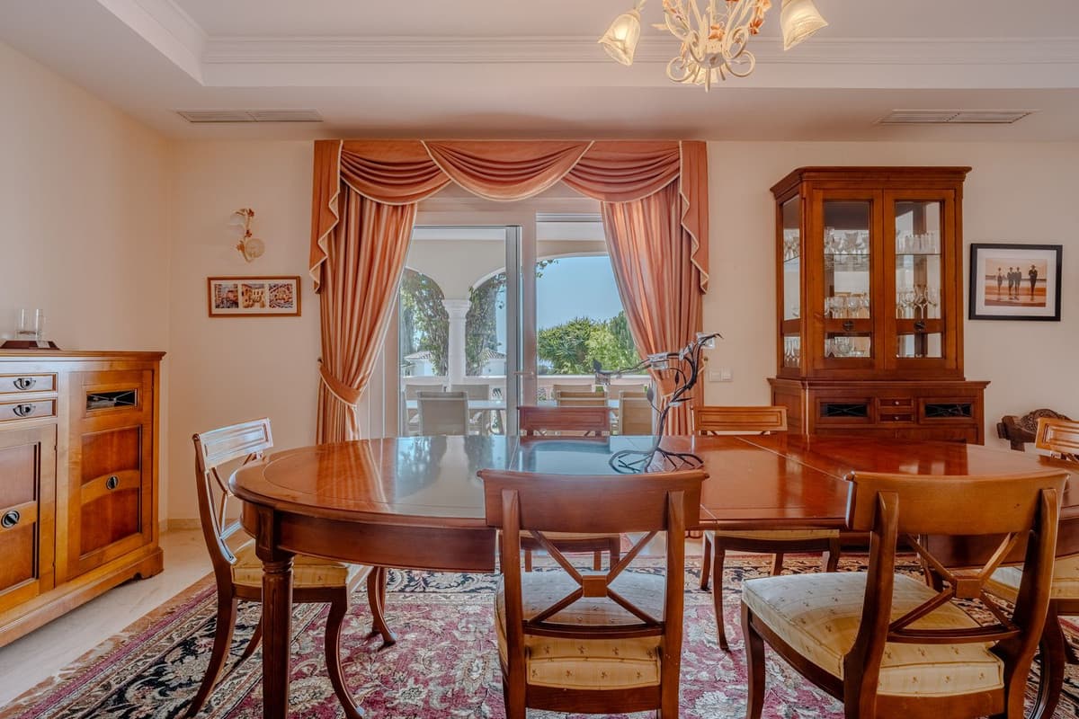 Detached Villa in El Paraiso — photo 8 of 10