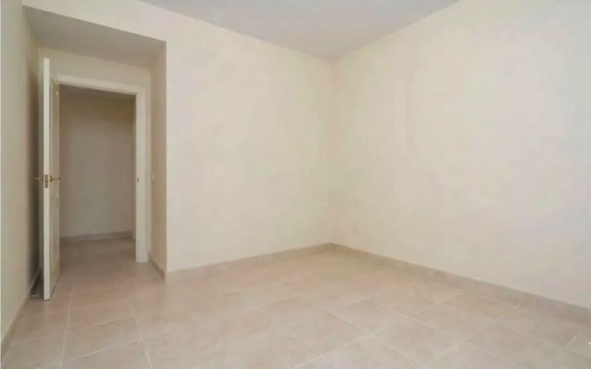 Middle Floor Apartment in Benahavís — photo 5 of 10