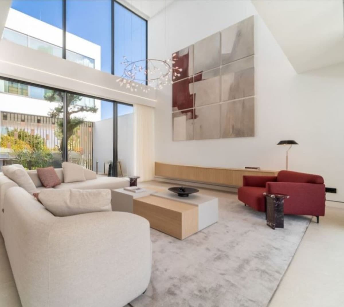 Semi-Detached House in Nueva Andalucía — photo 3 of 3