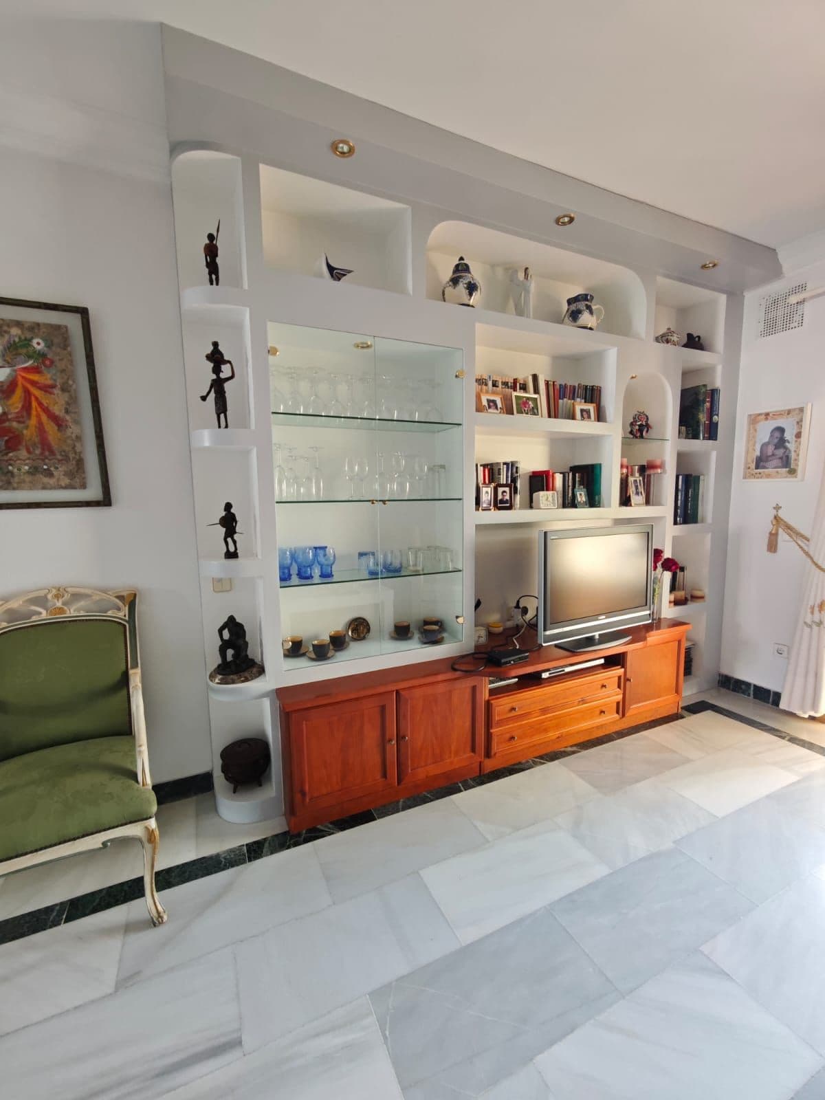 Middle Floor Apartment in Marbella — photo 8 of 10