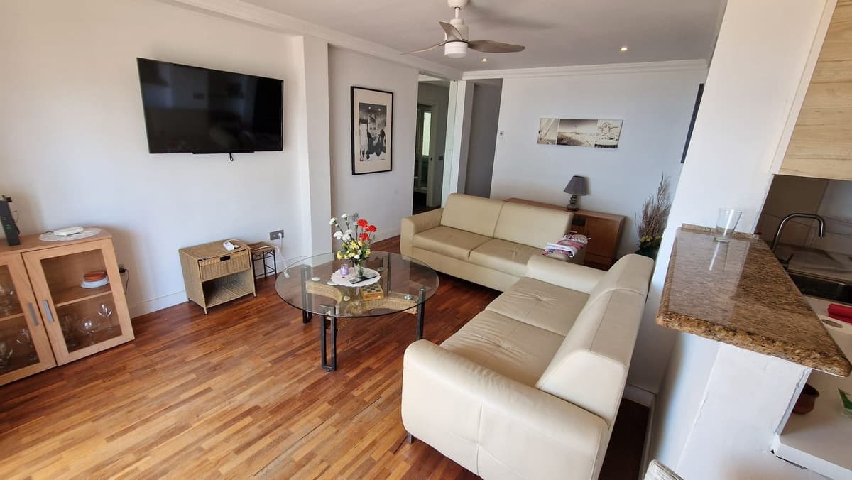 Middle Floor Apartment in Estepona — photo 2 of 10