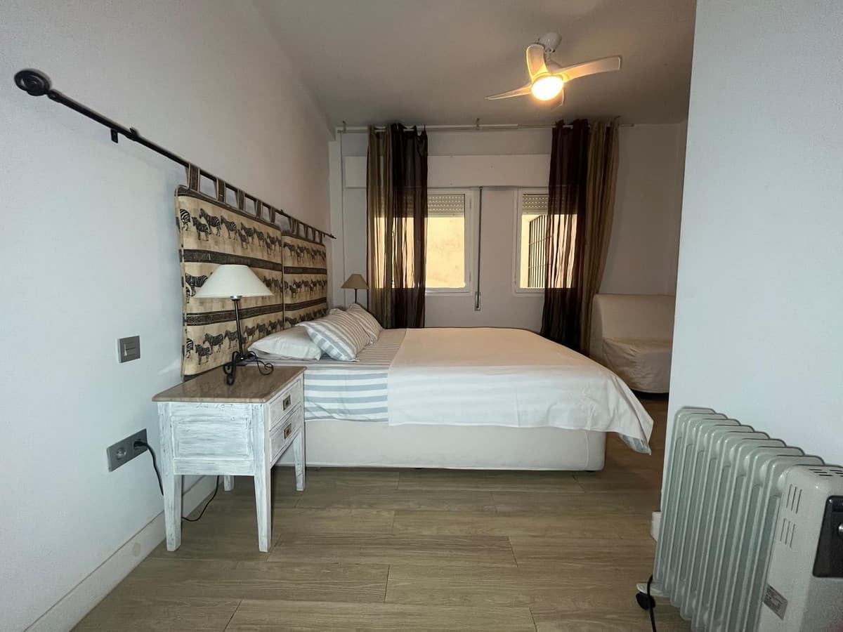 Middle Floor Apartment in Estepona — photo 7 of 10