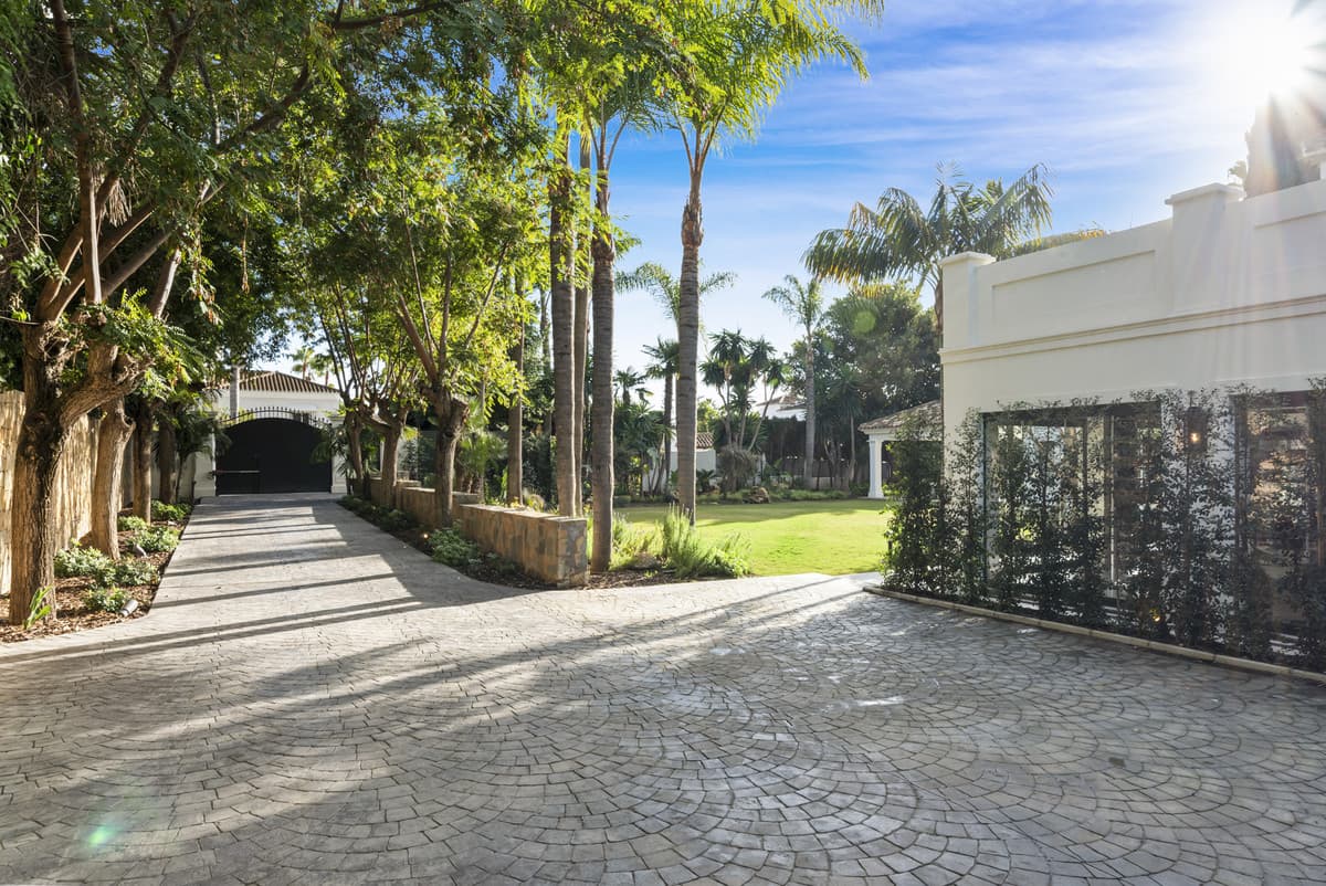 Detached Villa in Nueva Andalucía — photo 4 of 10
