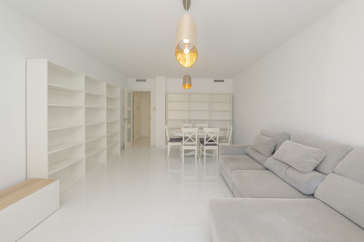 Middle Floor Apartment in Marbella — photo 4 of 10