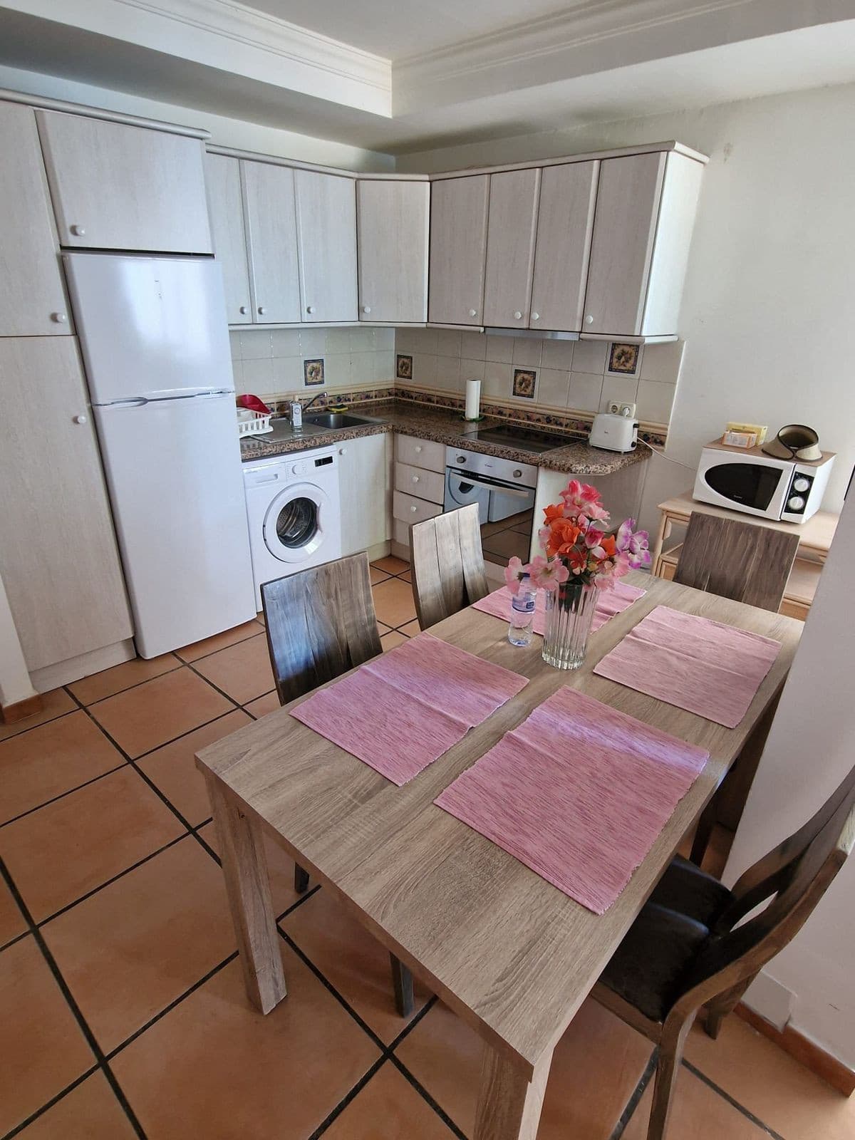 Middle Floor Apartment in Estepona — photo 5 of 10