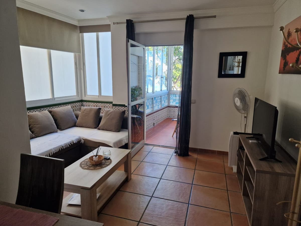 Middle Floor Apartment in Estepona — photo 8 of 10