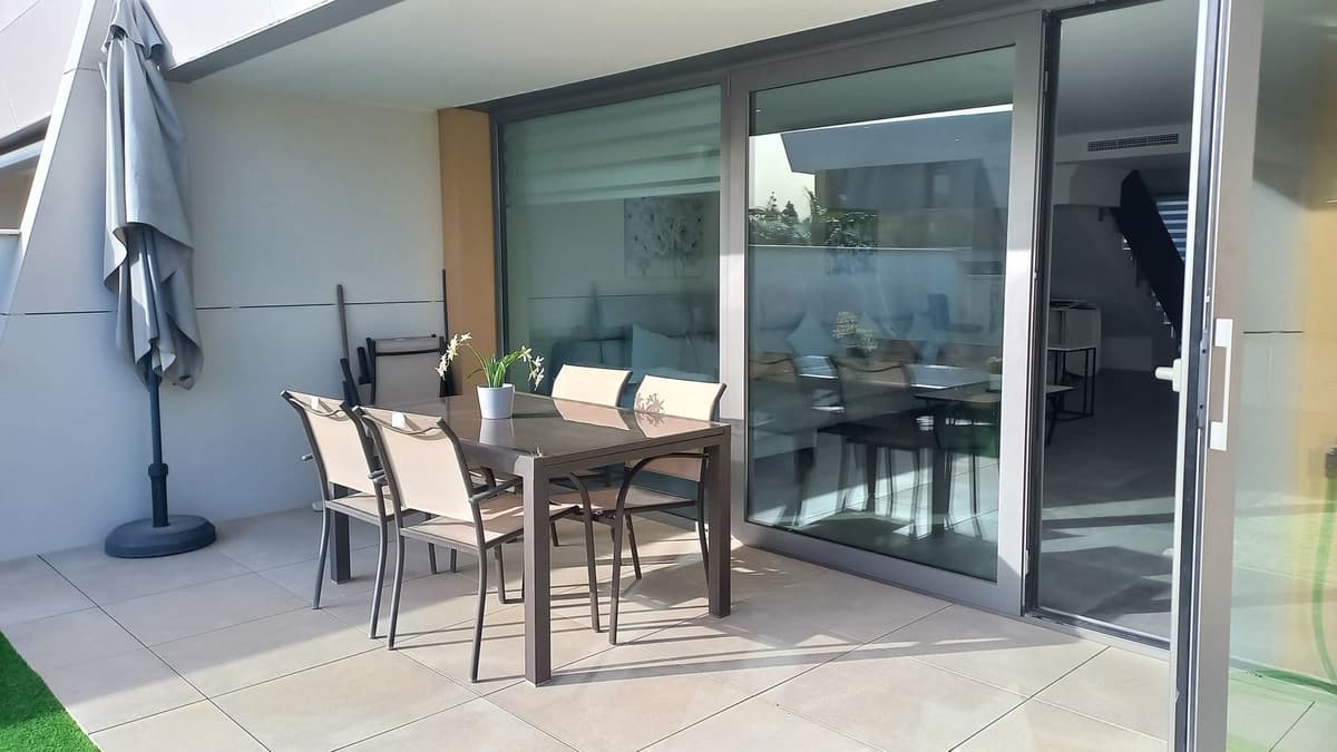 Townhouse in El Chaparral — photo 6 of 10