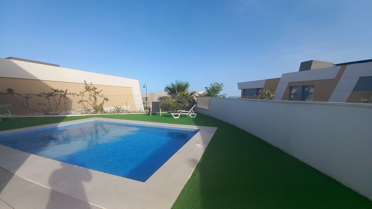 Townhouse in El Chaparral — photo 10 of 10