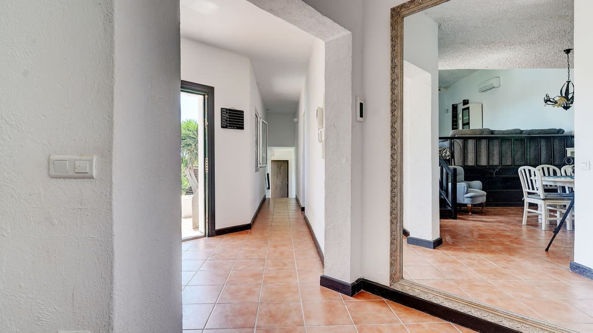 Detached Villa in Sierrezuela — photo 3 of 10