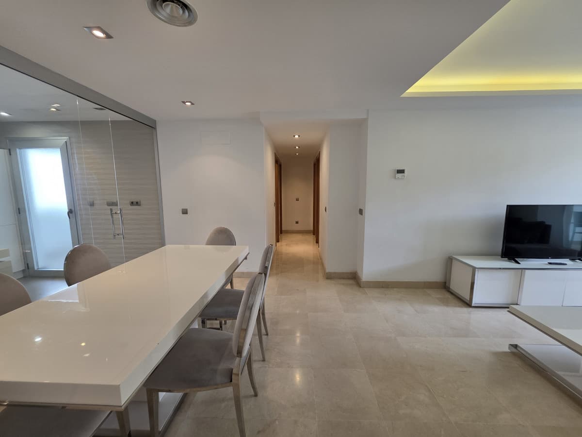 Penthouse Duplex in San Pedro de Alcántara — photo 4 of 10