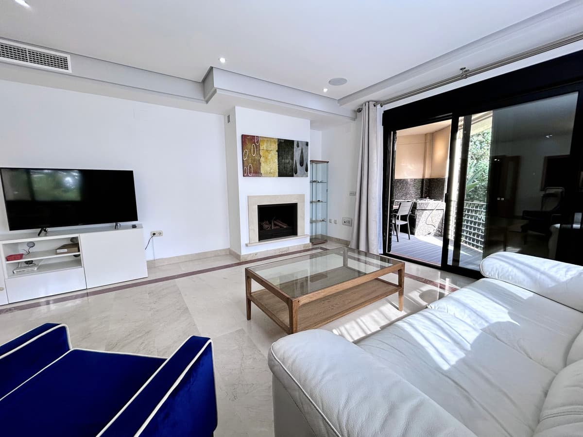 Middle Floor Apartment in Puerto Banús — photo 5 of 10