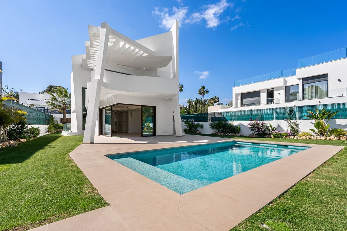 Detached Villa in Atalaya — photo 1 of 10