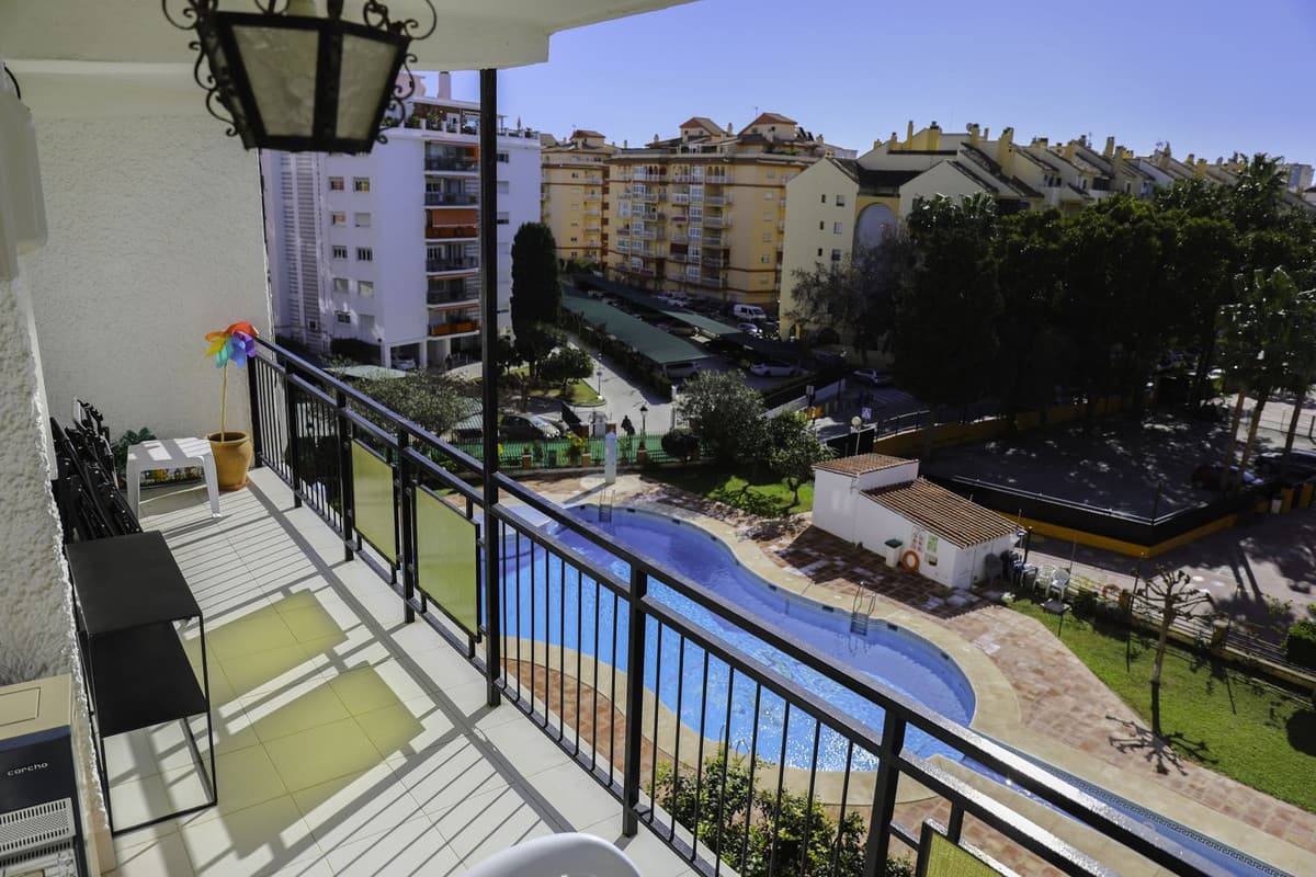 Middle Floor Apartment in Los Boliches — photo 1 of 10