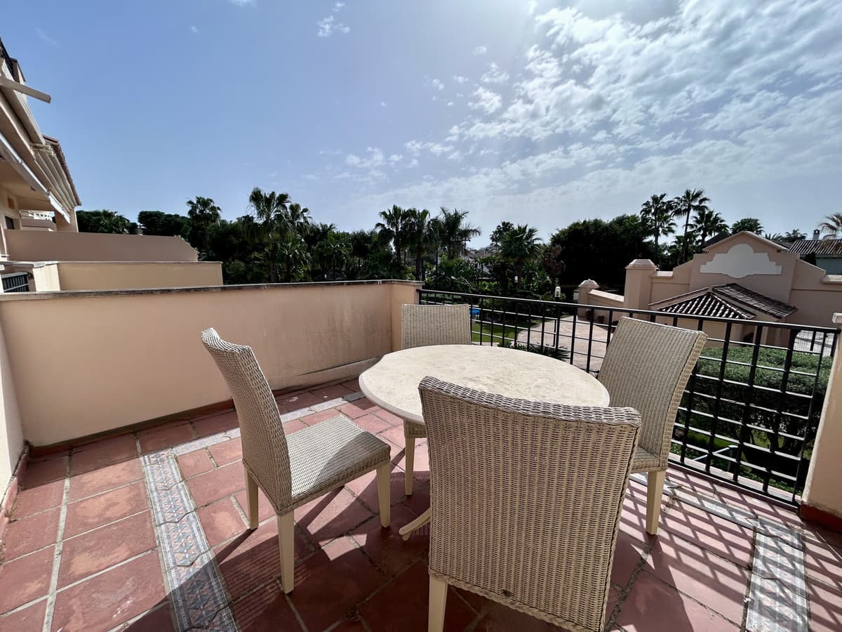 Middle Floor Apartment in Puerto Banús — photo 3 of 10