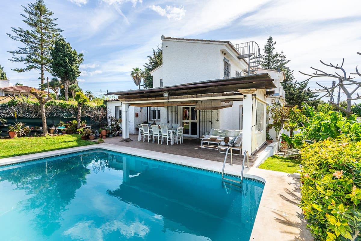 Detached Villa in Río Real — photo 1 of 10