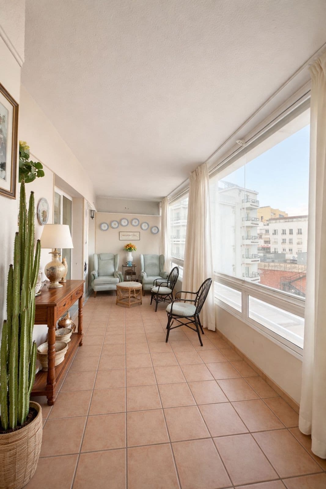 Middle Floor Apartment in Marbella — photo 7 of 10