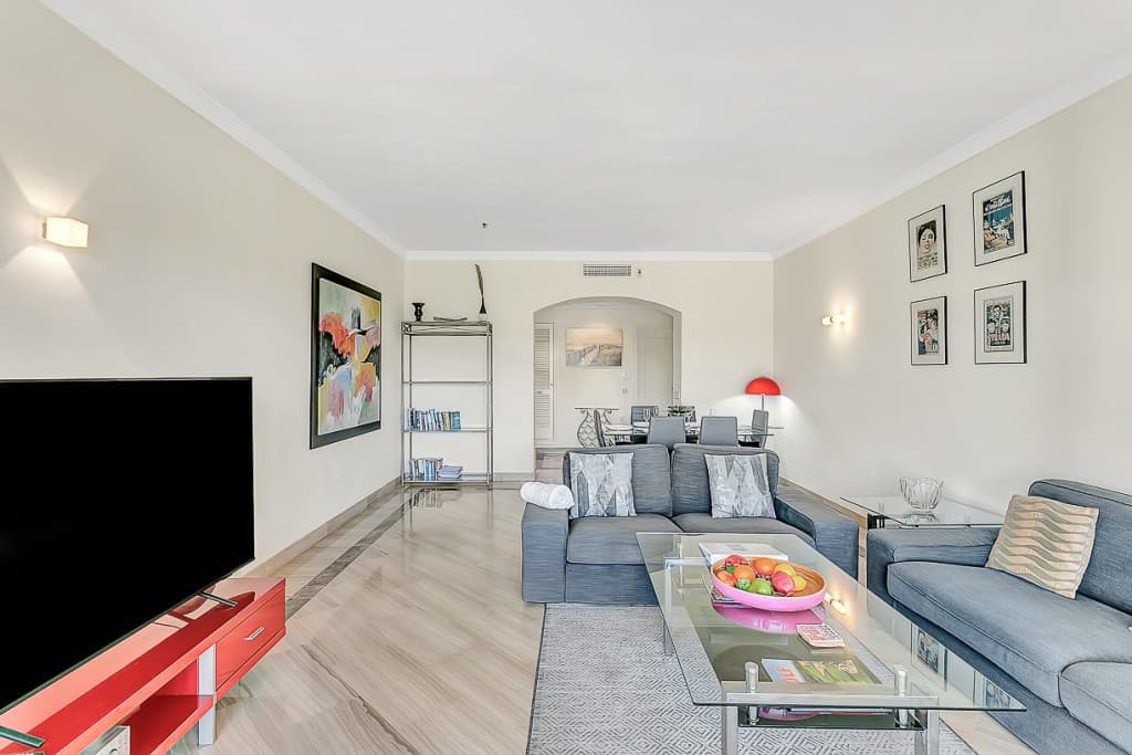 Middle Floor Apartment in Marbella — photo 4 of 10
