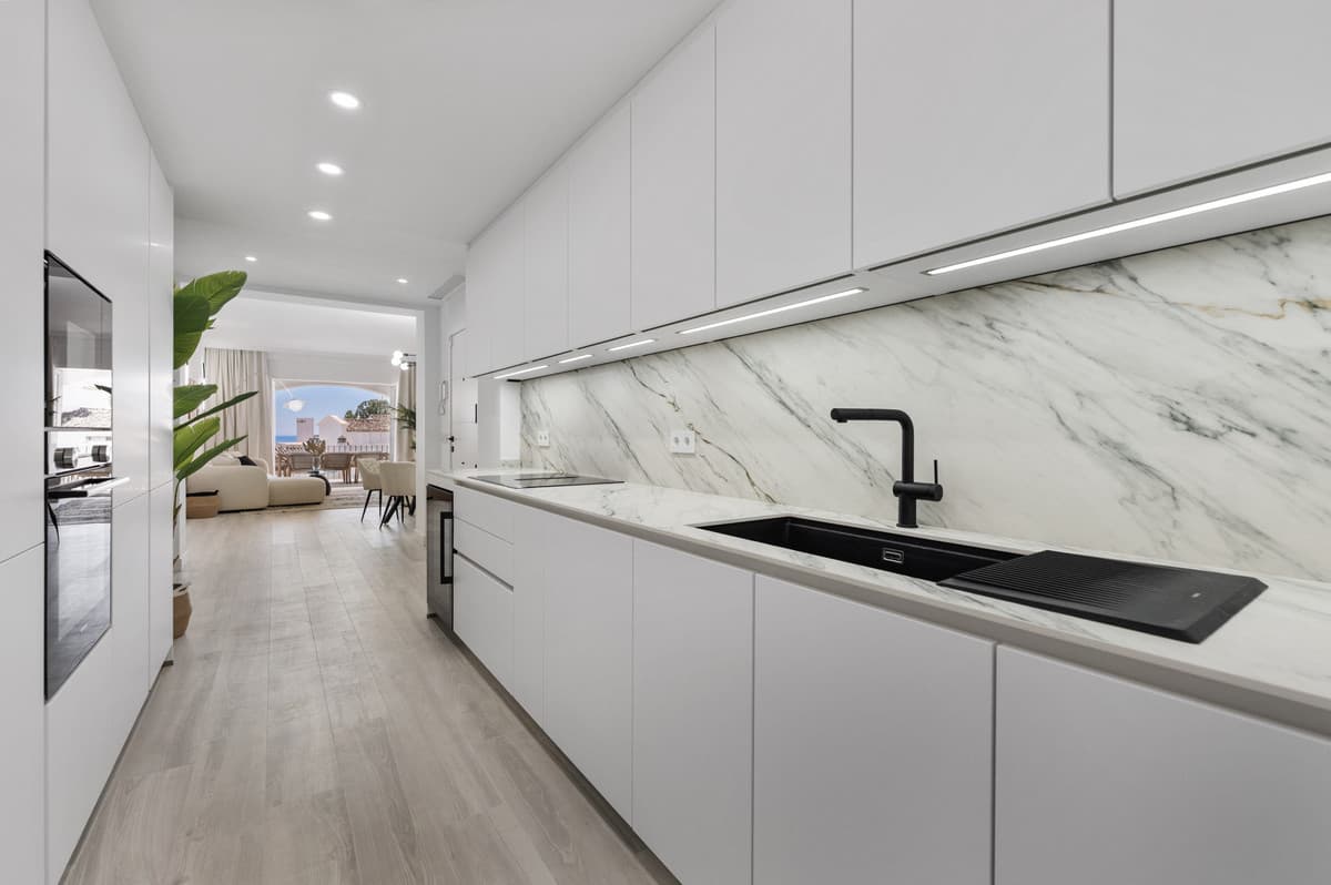 Middle Floor Apartment in Benahavís — photo 6 of 10