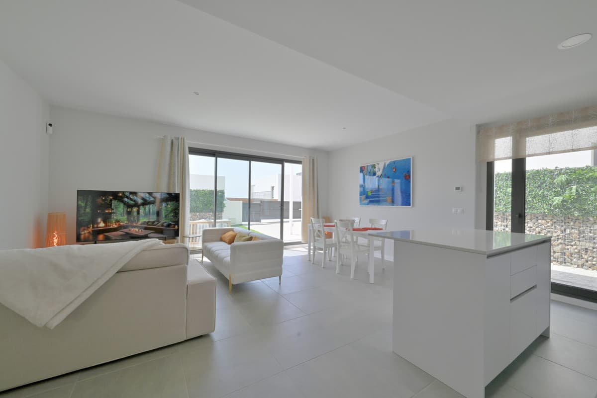 Semi-Detached House in Riviera del Sol — photo 2 of 10