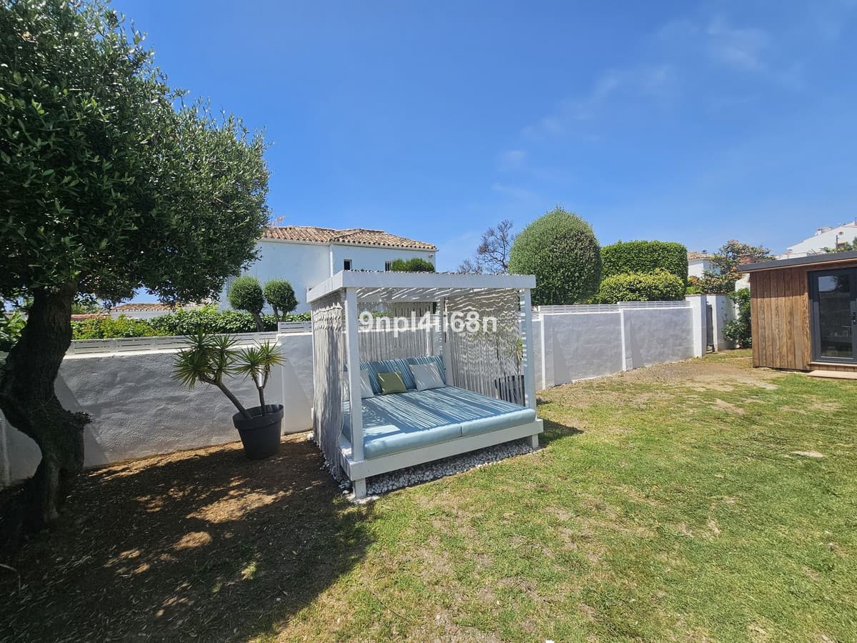 Detached Villa in Calypso — photo 3 of 10