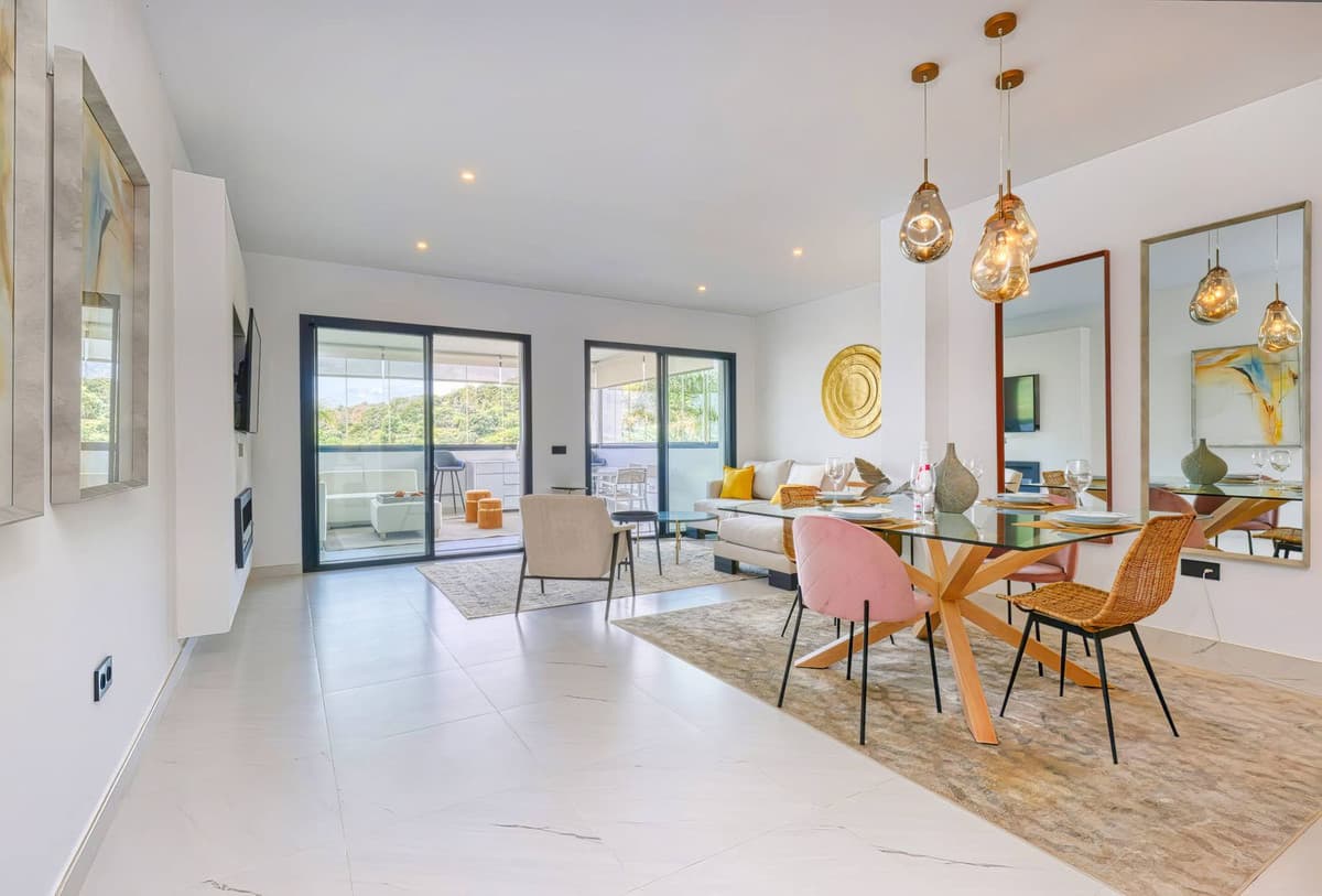 Middle Floor Apartment in Estepona — photo 2 of 10