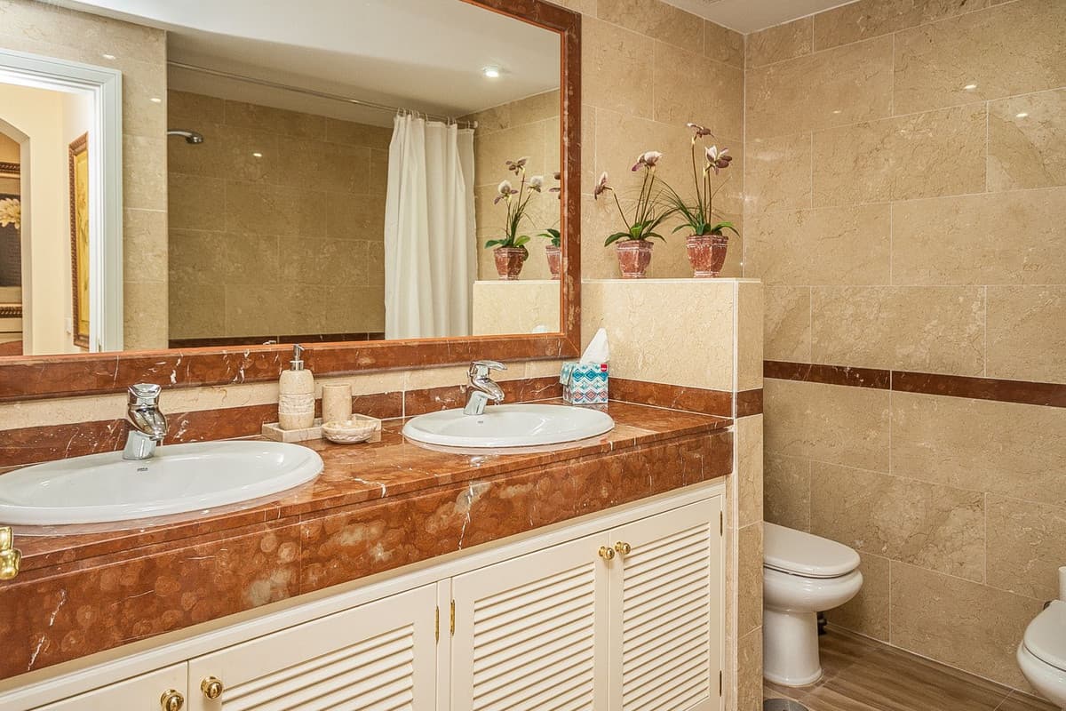 Ground Floor Apartment in Elviria — photo 8 of 10