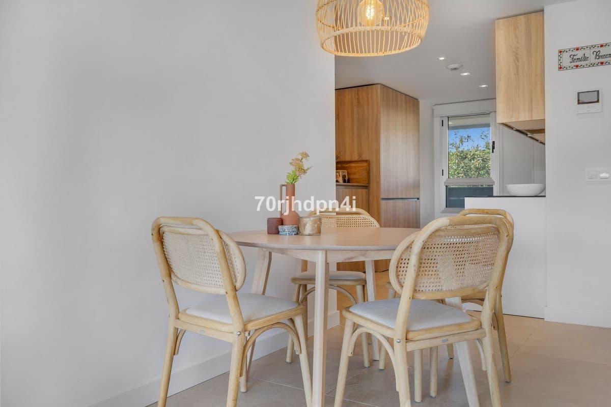 Middle Floor Apartment in Mijas — photo 3 of 10